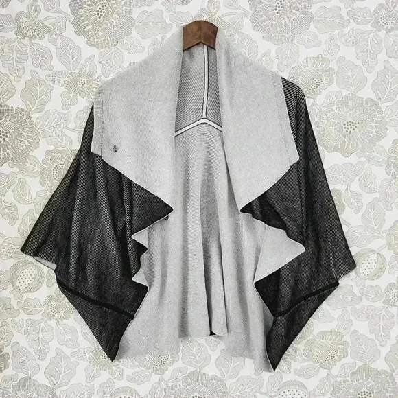 Lululemon Sweater Poncho Women's On Size 2 Tone 7713 - Picture 1 of 7